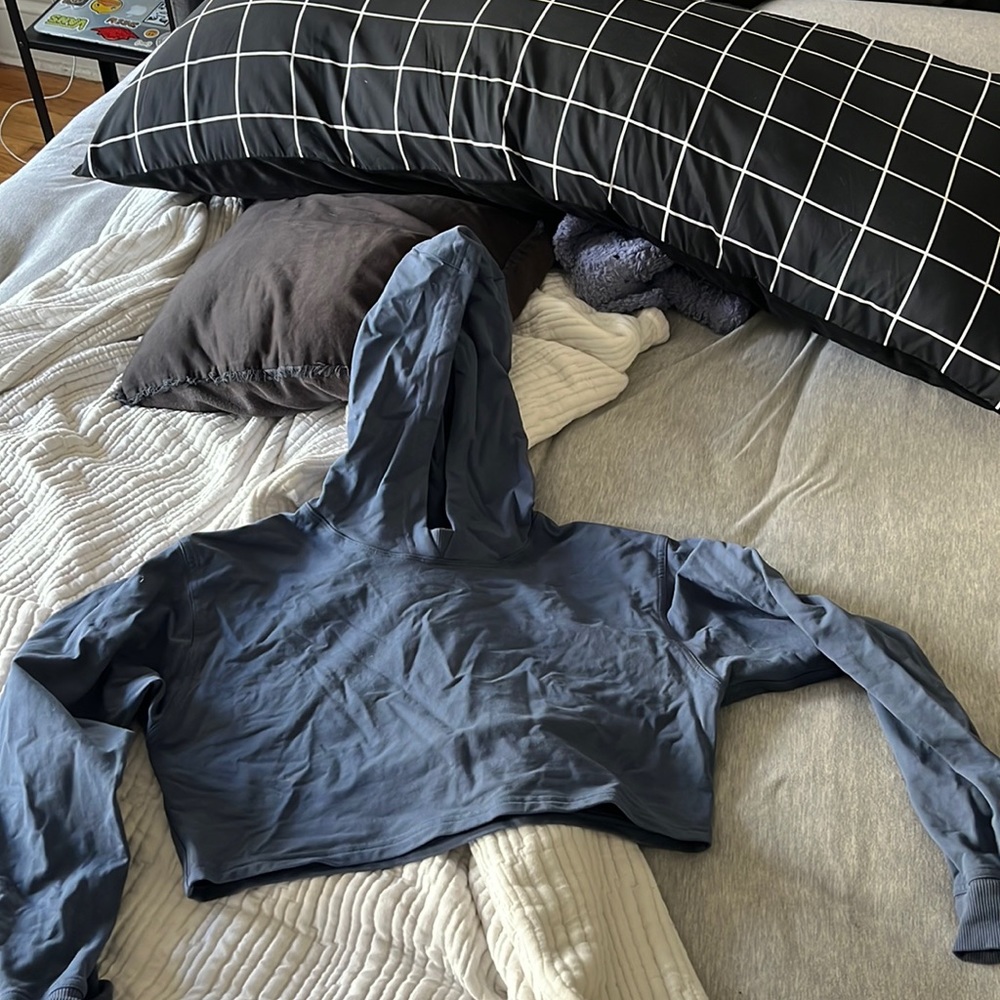 Cropped lululemon hoodie